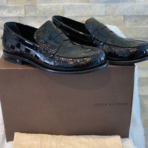 LV Men’s Damier Patent Leather Loafers AUTHENTIC